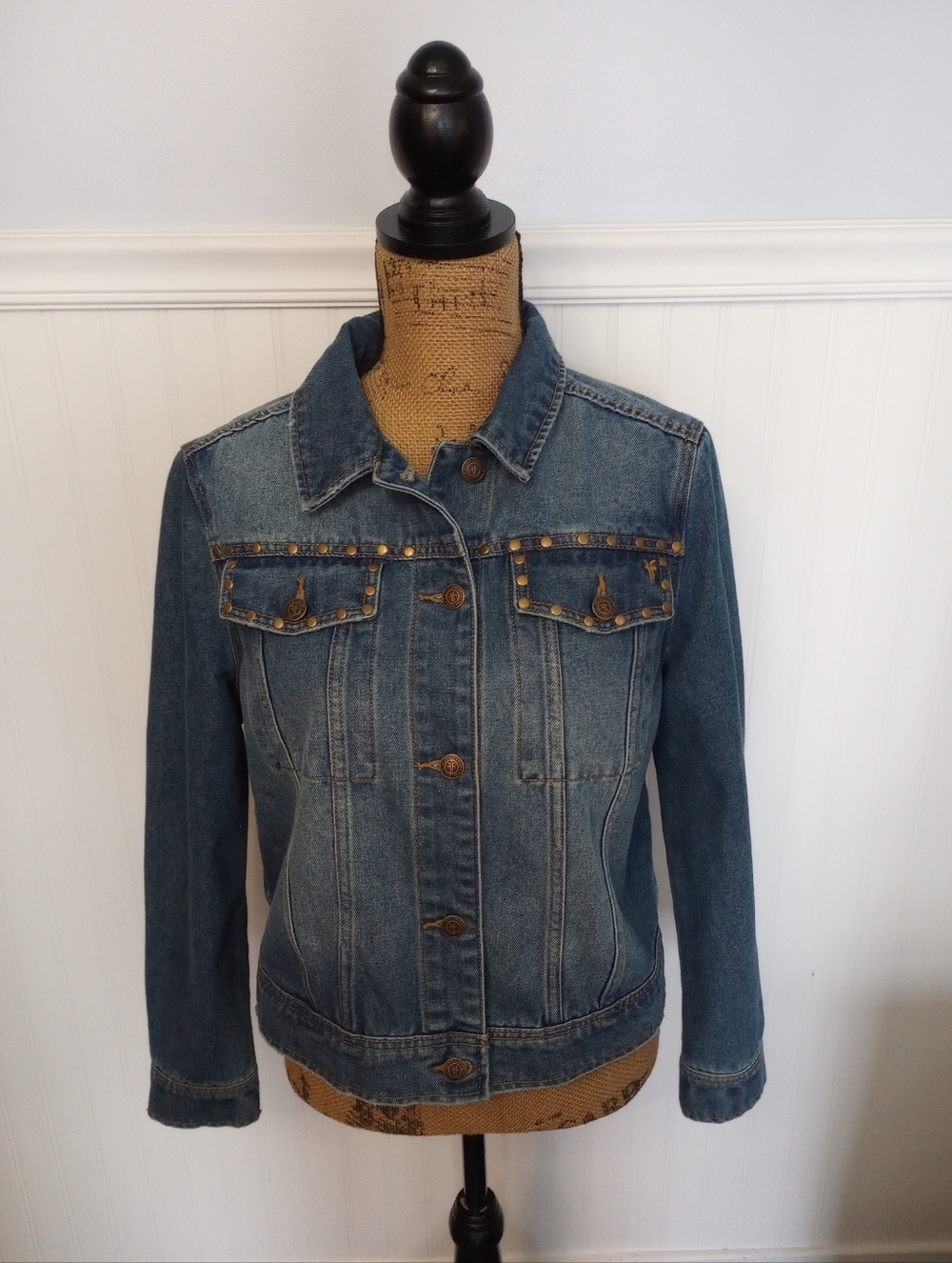 FRYE Studded Denim Jacket Western Boho Blue Jean Size Small NEW